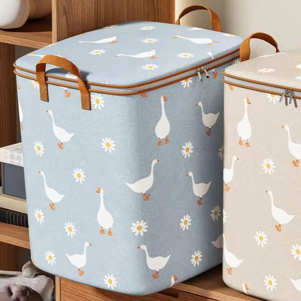 Winter Clothing Types - Daisy Goose Storage Bag For Quilt